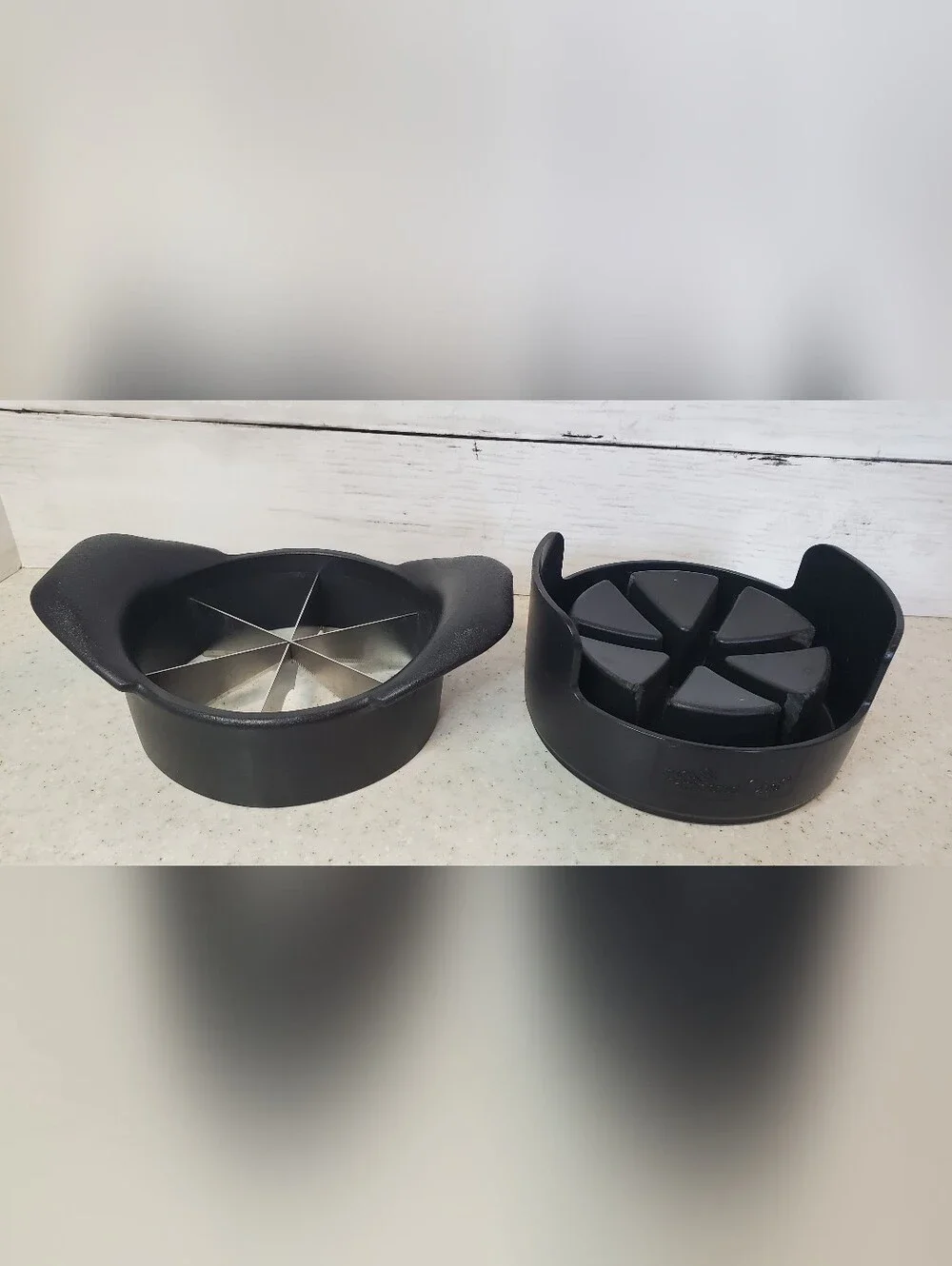 Pampered Chef Veggie Wedger #2417 2 Piece Fruit Vegetable Slicer Cutter Retired